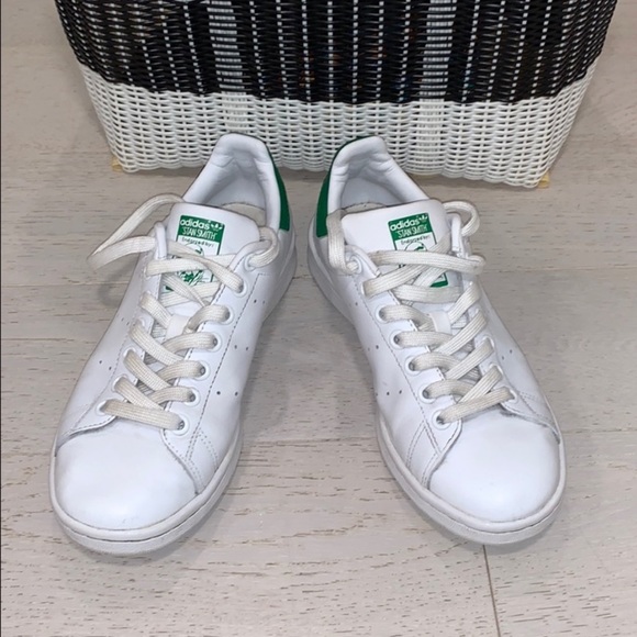 📌 Womens ADIDAS Stan Smith White/Green Sneakers - Picture 2 of 5